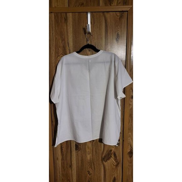 Wonder Flex white scrub top - Picture 6 of 6